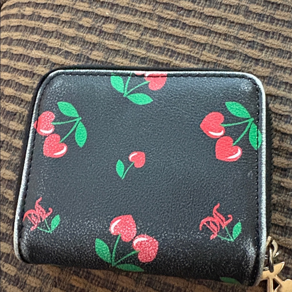 black cherry print Juicy Couture wallet - Picture 2 of 6